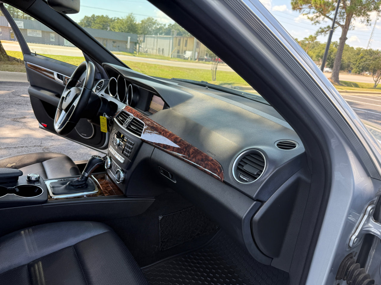 Used 2012 Mercedes-Benz C 300 Luxury image 21