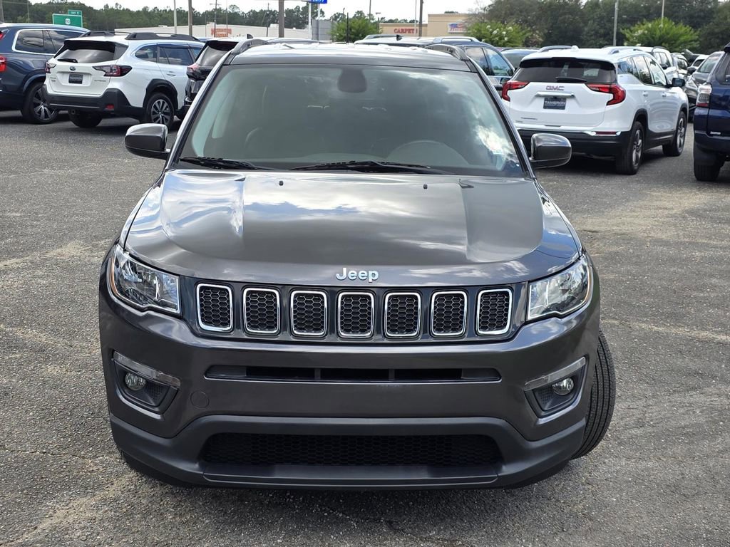 Used 2019 Jeep Compass Latitude FWD image 3