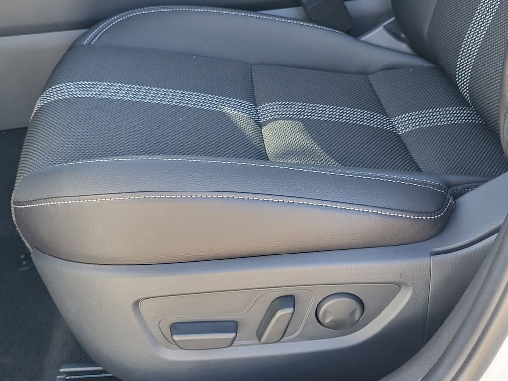 New 2025 MAZDA CX-50 AWD 2.5 S w/ Weather Package image 17