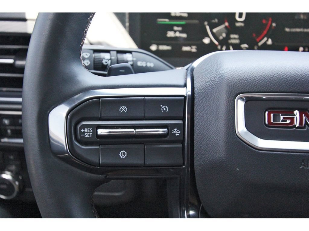 Used 2025 GMC Yukon AT4 w/ AT4 Premium Package AWD/4WD image 16