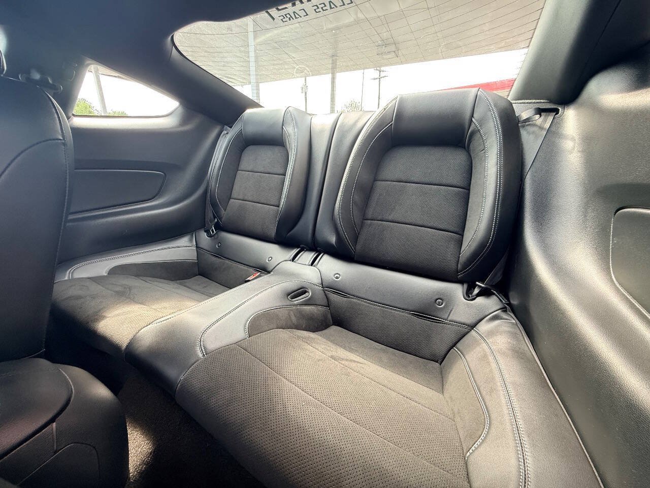 Used 2018 Ford Mustang Shelby GT350 w/ Convenience Package RWD image 32