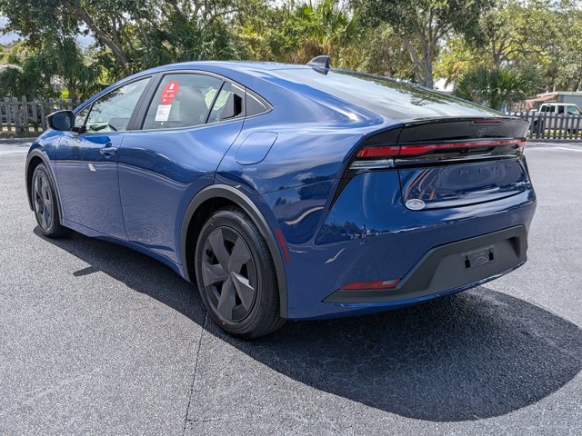 New 2027 Toyota Prius LE FWD image 5