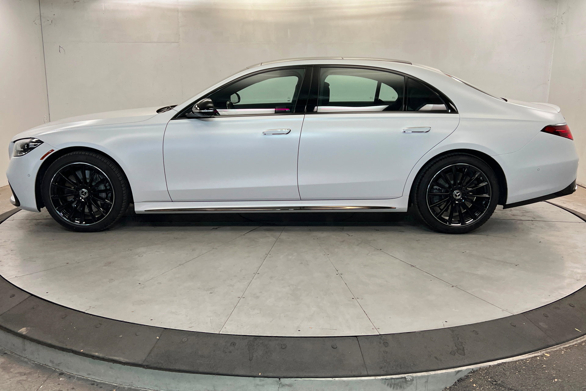 New 2026 Mercedes-Benz S 500 4MATIC image 2