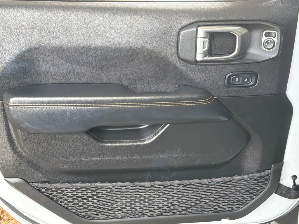 Used 2024 Jeep Wrangler Sahara image 3