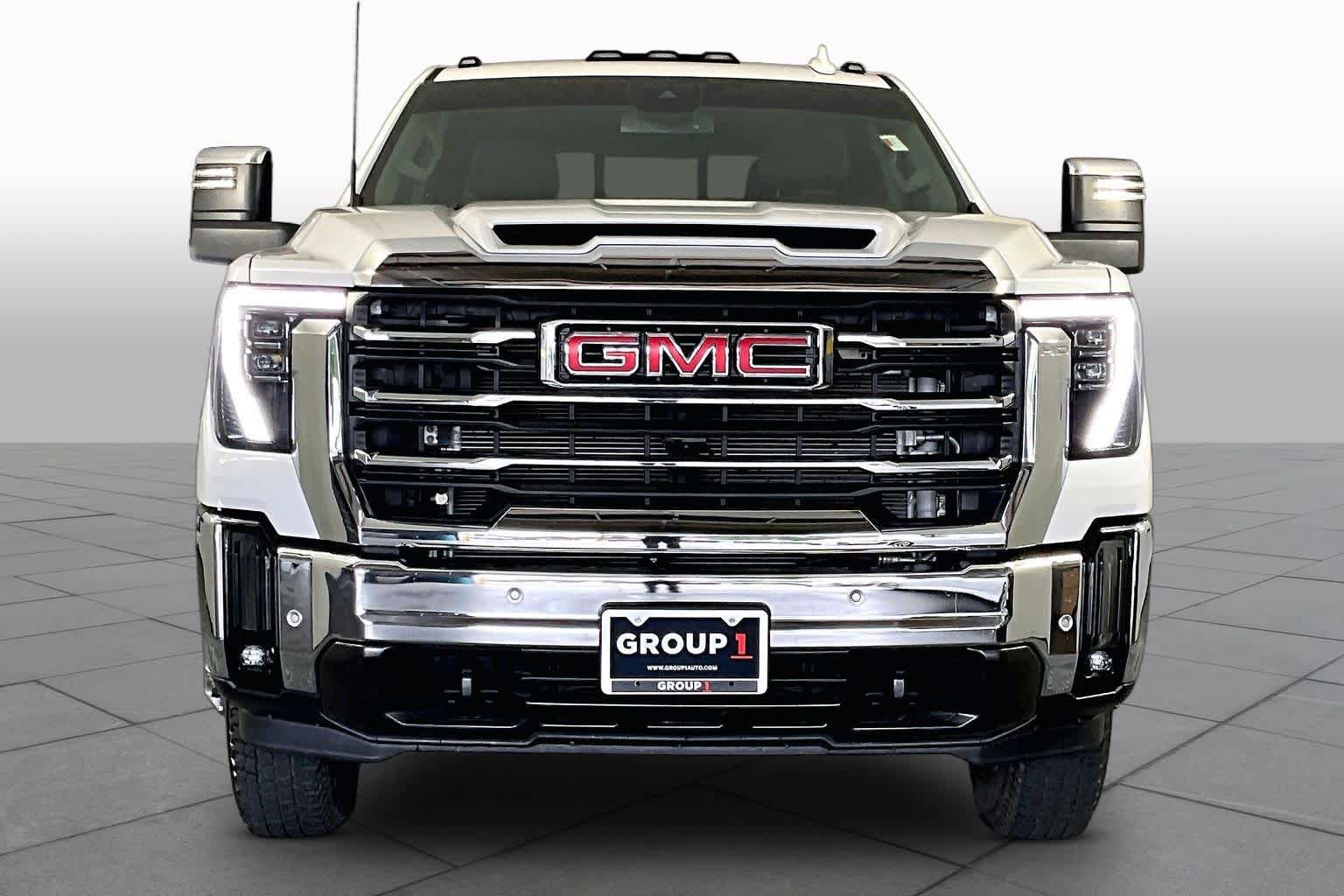 Used 2025 GMC Sierra 3500 SLT w/ Texas SLT Premium Package AWD/4WD image 4