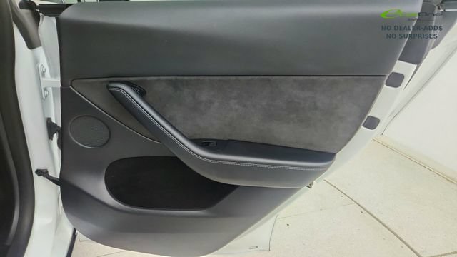 Used 2022 Tesla Model Y Long Range AWD/4WD image 28