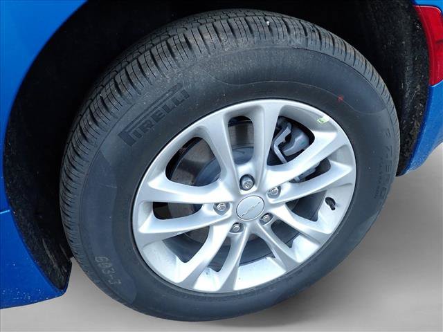 New 2027 Chrysler Pacifica Select AWD/4WD image 7