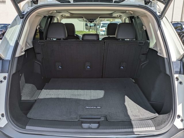 Used 2023 Nissan Rogue SV w/ SV Premium B Package FWD image 13