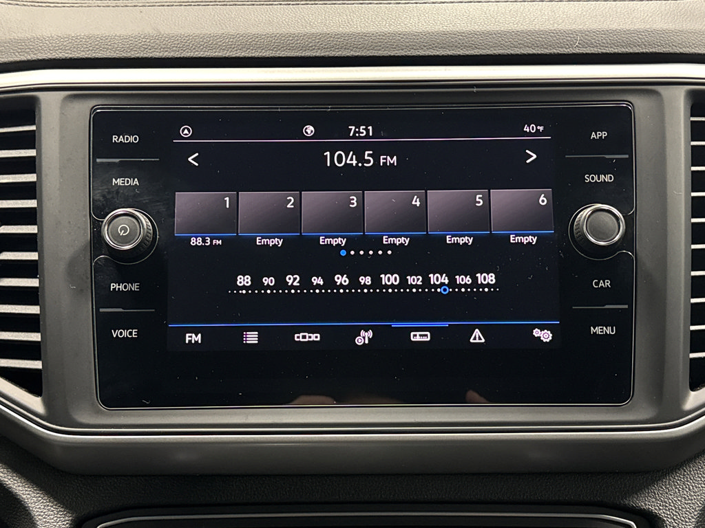 Used 2021 Volkswagen Atlas Cross Sport SE w/ Panoramic Sunroof Package FWD image 18