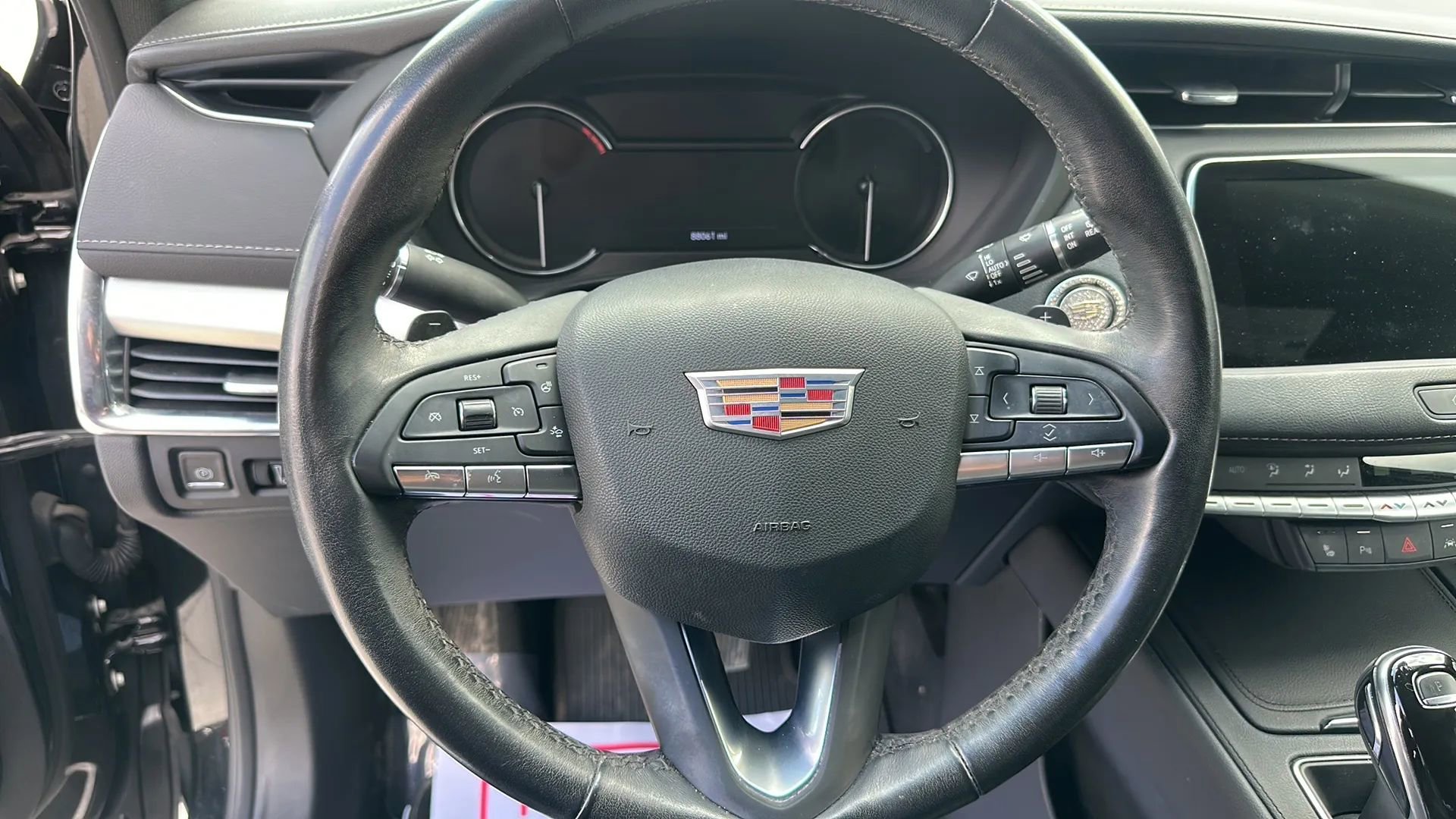 Used 2021 Cadillac XT4 Premium Luxury w/ Cold Weather Package image 10