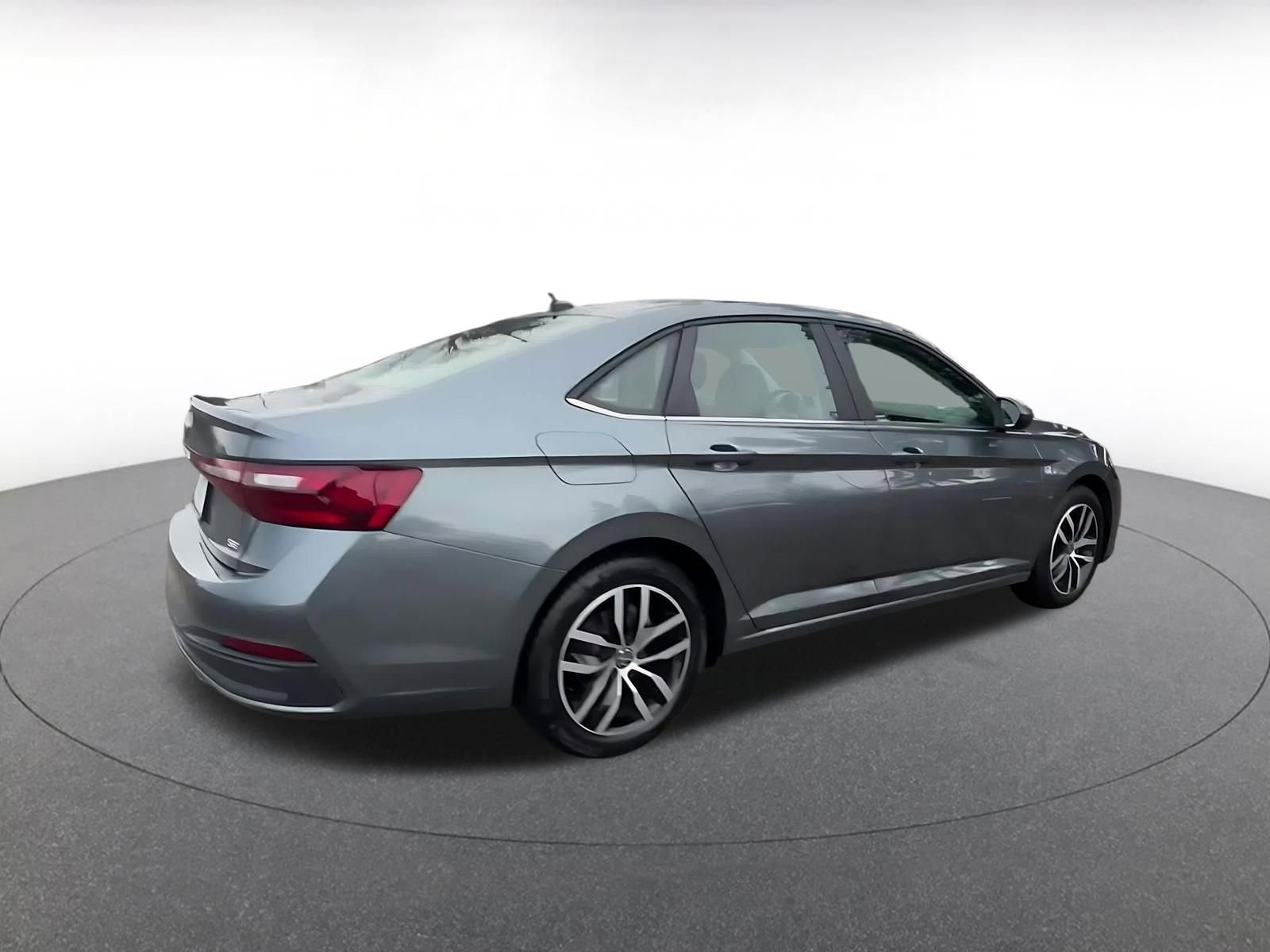 Used 2025 Volkswagen Jetta SE image 15