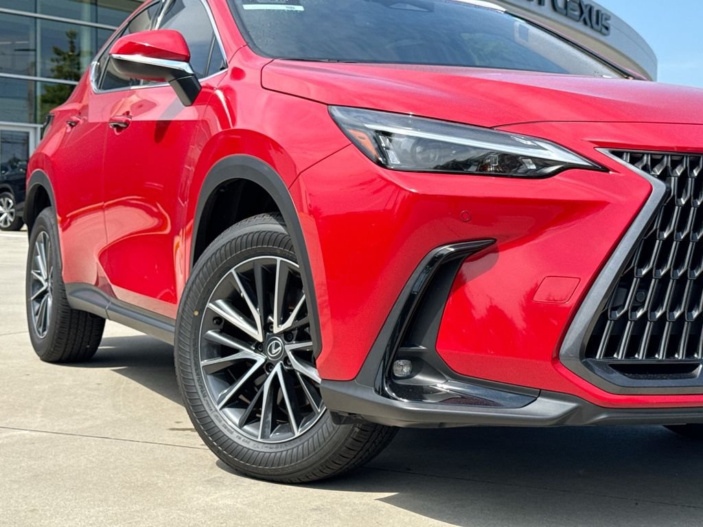 Used 2025 Lexus NX 250 FWD w/ Towing Package (2000 Lbs) image 9