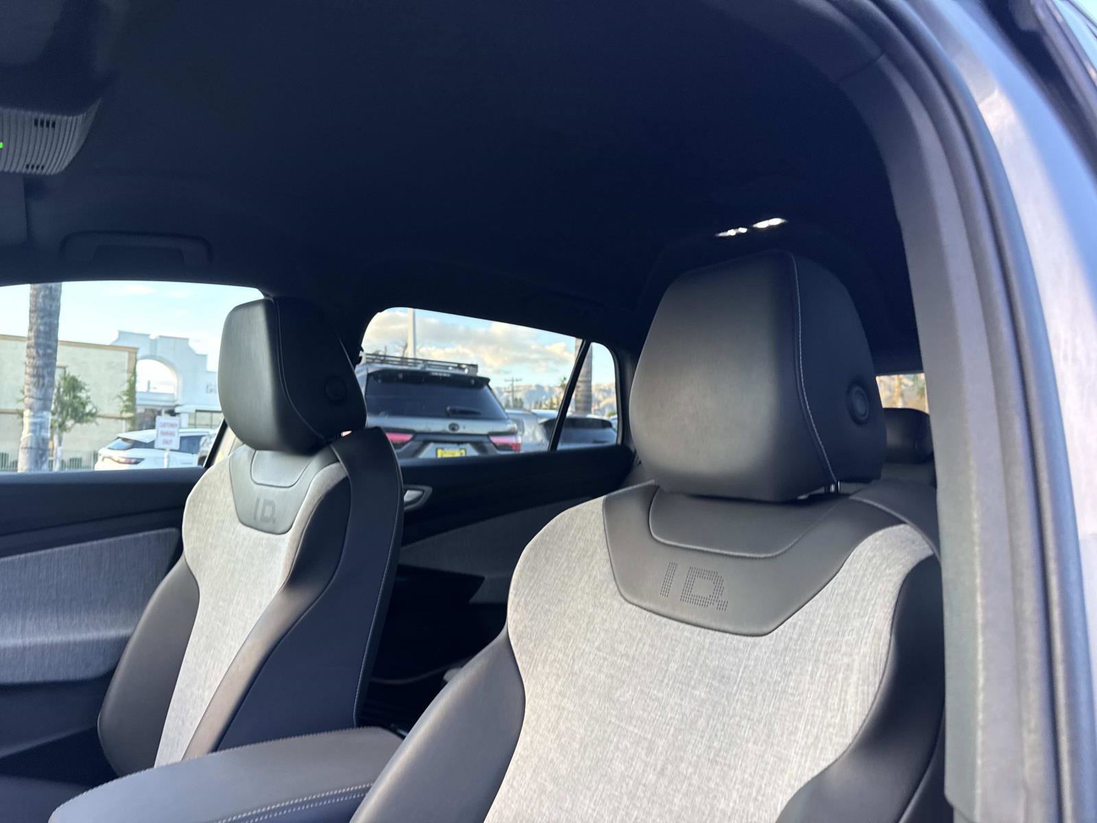 Used 2023 Volkswagen ID.4 Pro image 12