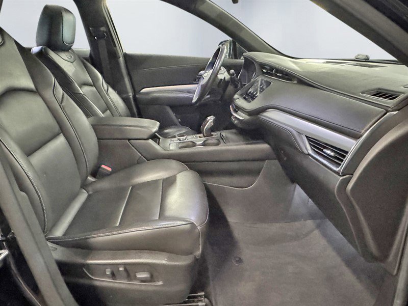 Used 2019 Cadillac XT4 Premium Luxury w/ Cold Weather Package image 25