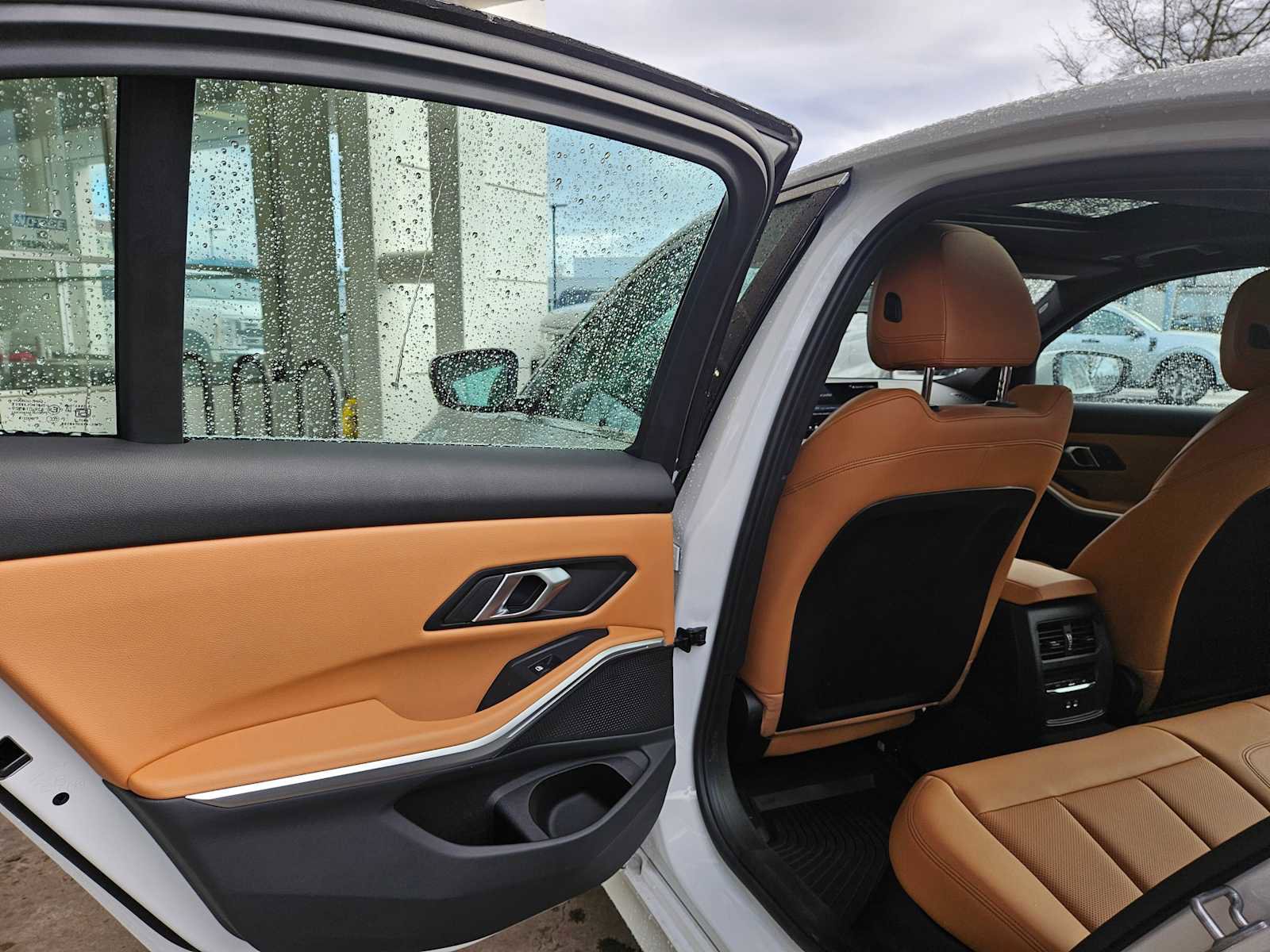 Used 2025 BMW 330i xDrive Sedan w/ Convenience Package image 19