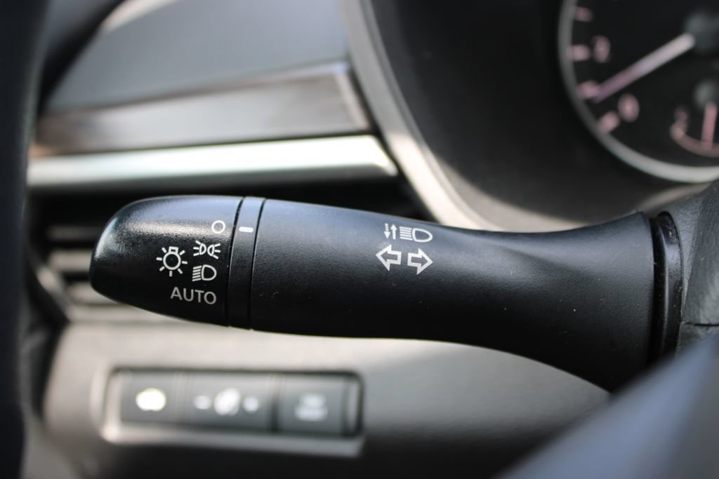Used 2024 Nissan Altima 2.5 SV FWD image 37
