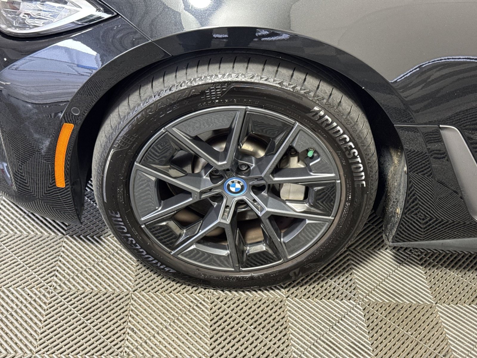 Used 2023 BMW i4 eDrive40 RWD image 12