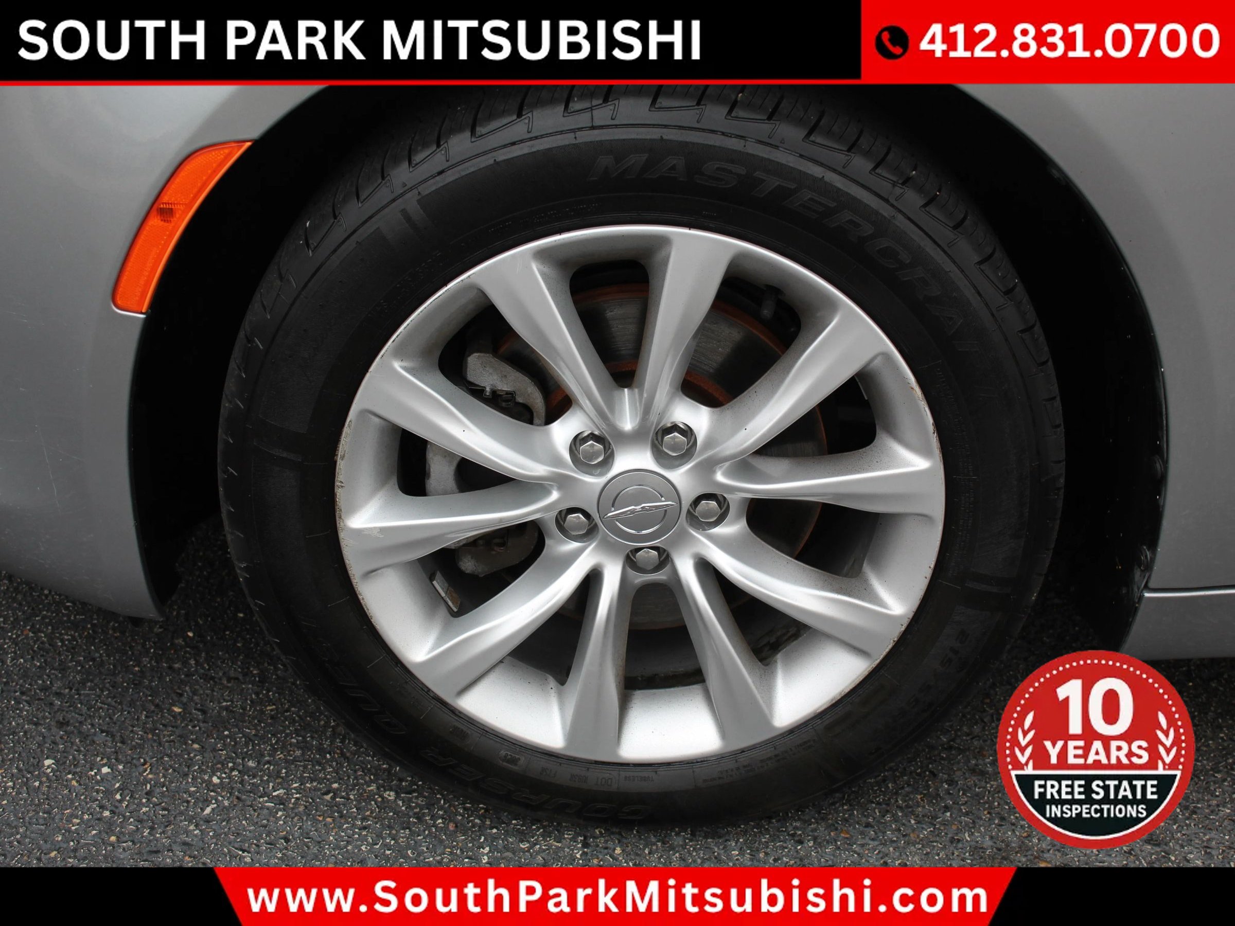 Used 2015 Chrysler 200 C FWD image 30