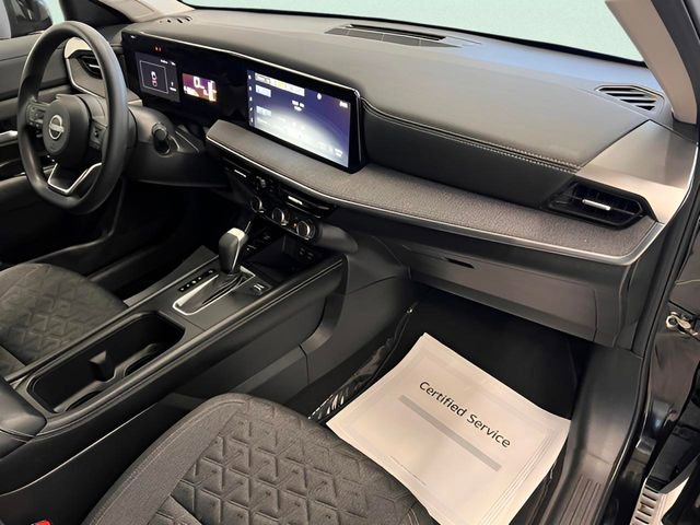 Used 2025 Nissan Kicks SV image 12