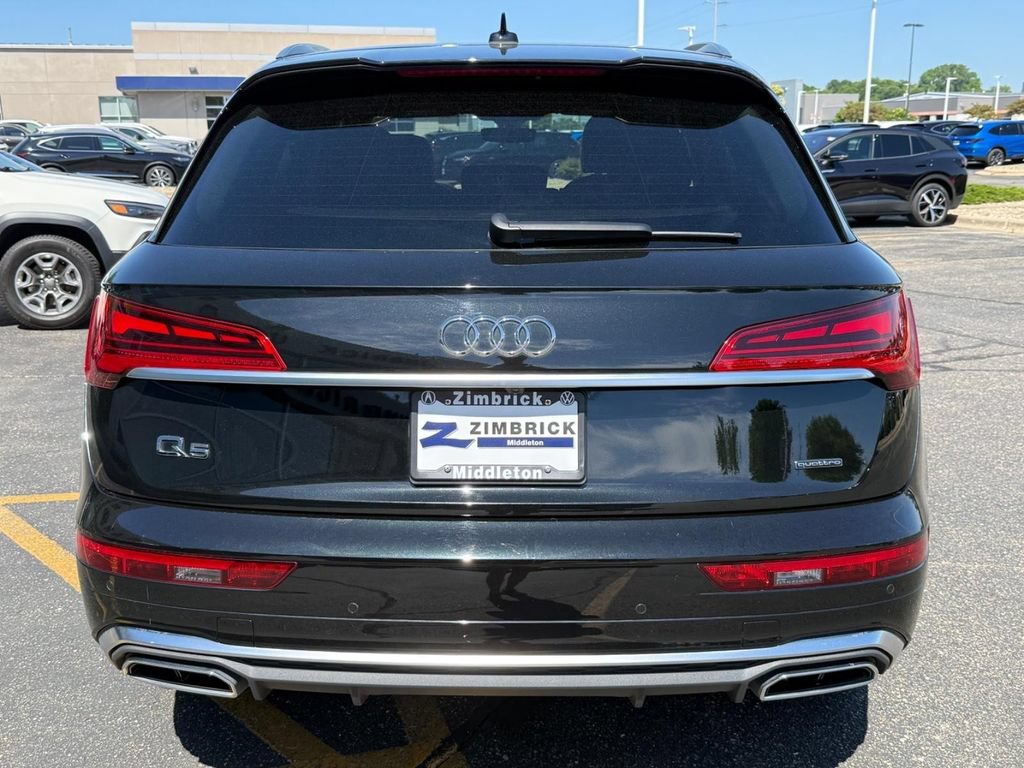 Used 2023 Audi Q5 2.0T Premium w/ Convenience Package AWD/4WD image 4
