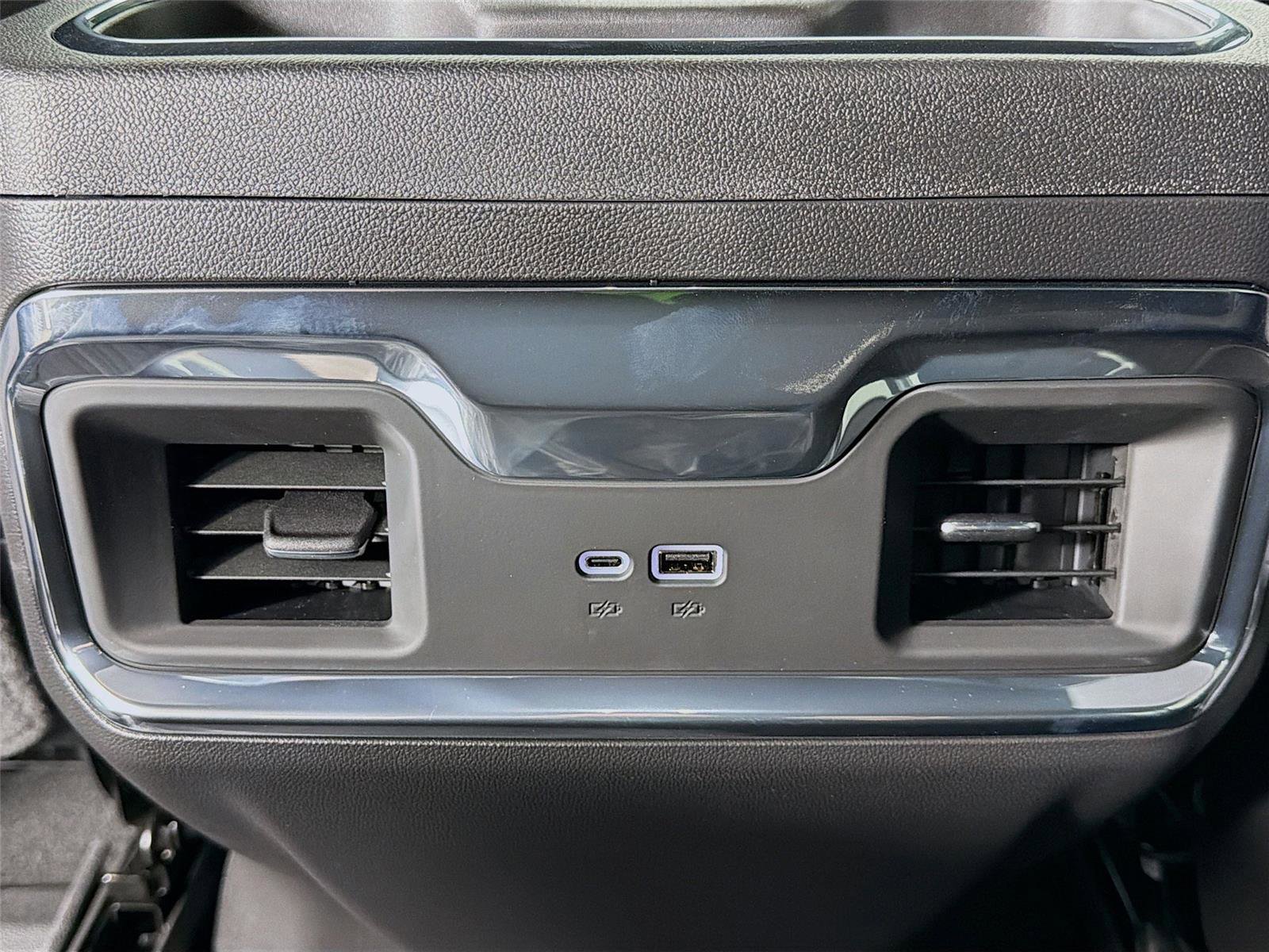 New 2026 GMC Sierra 1500 Elevation image 26