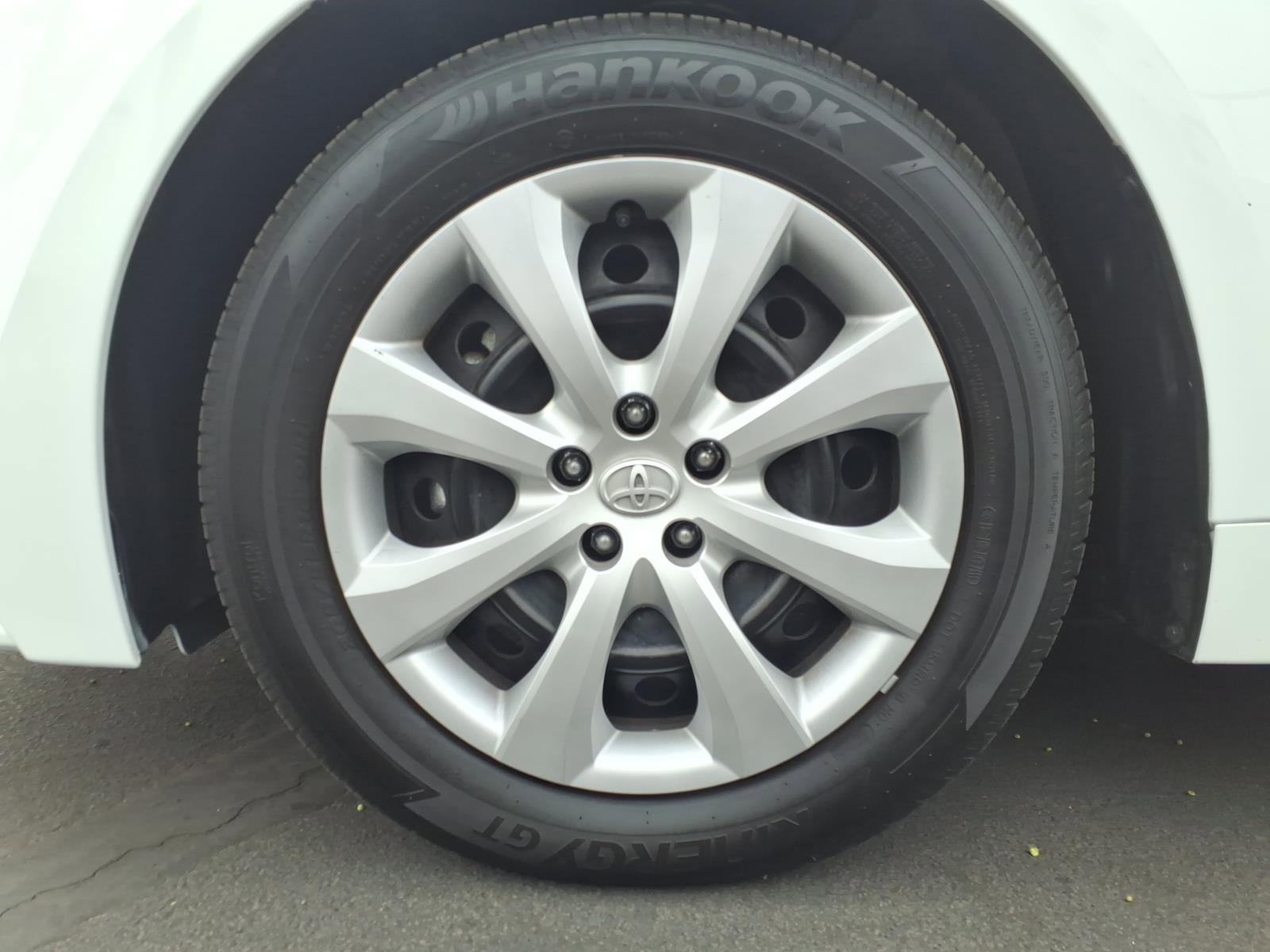Certified 2025 Toyota Corolla LE FWD image 9