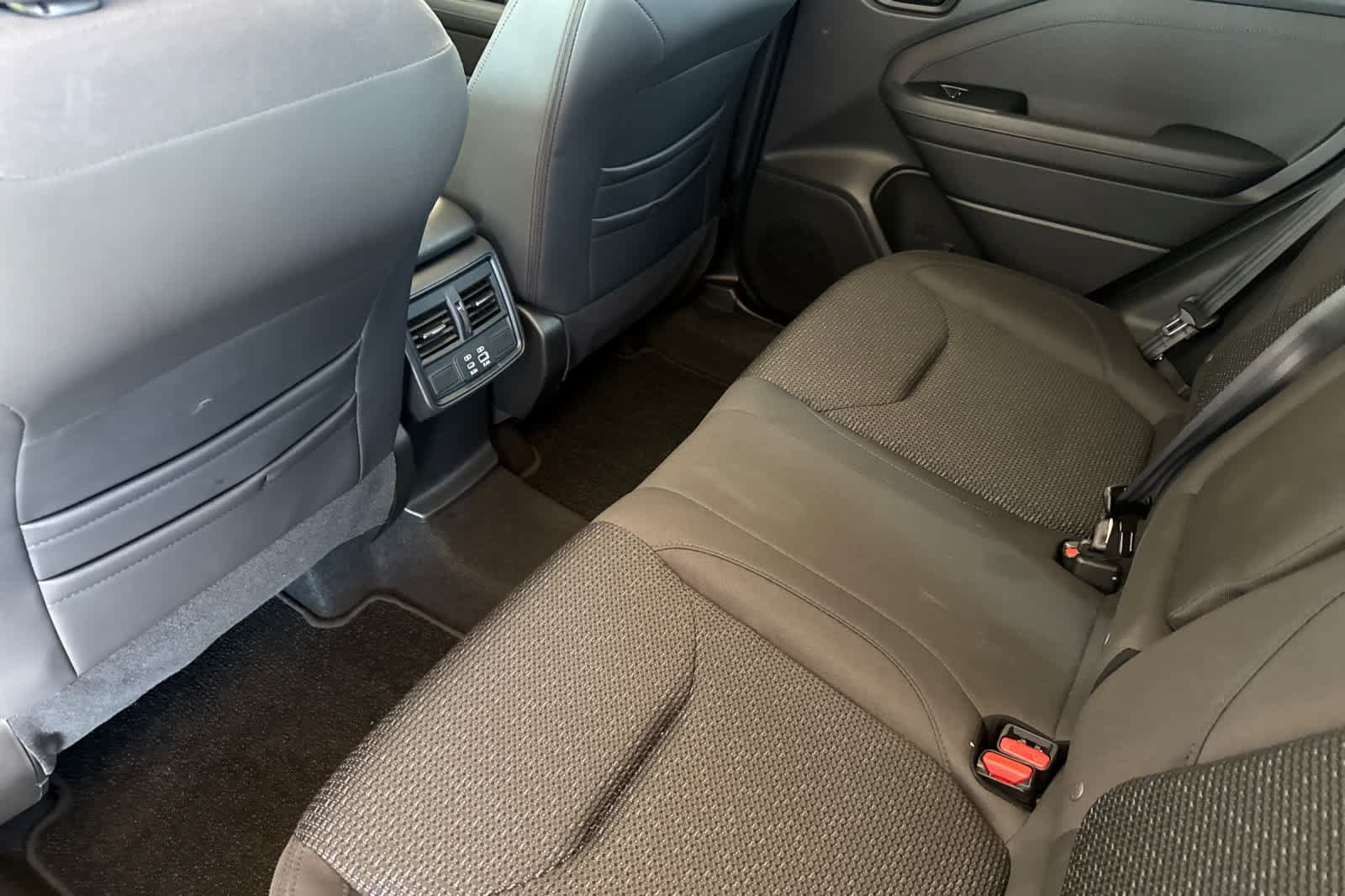 Used 2025 Subaru Forester Premium AWD/4WD image 12