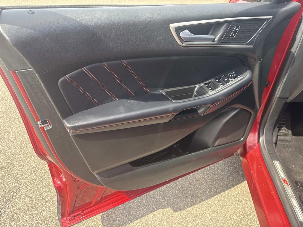 Used 2023 Ford Edge ST-Line AWD/4WD image 17