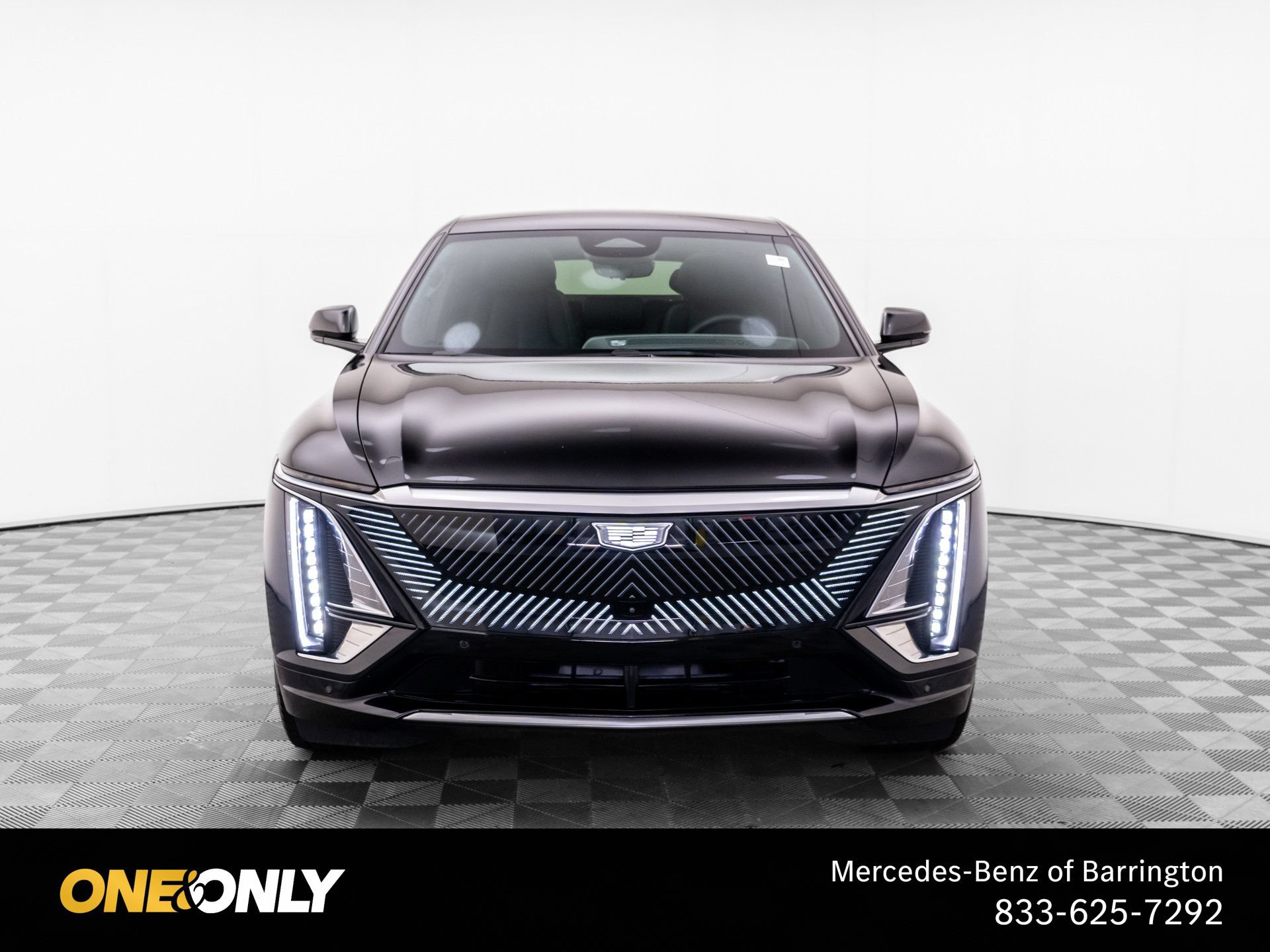 Used 2025 Cadillac Lyriq Luxury w/ LPO, Floor Liner Package AWD/4WD image 5