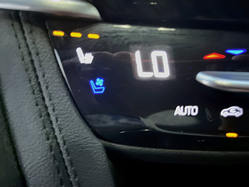 Used 2025 Cadillac XT6 Premium Luxury AWD/4WD image 21
