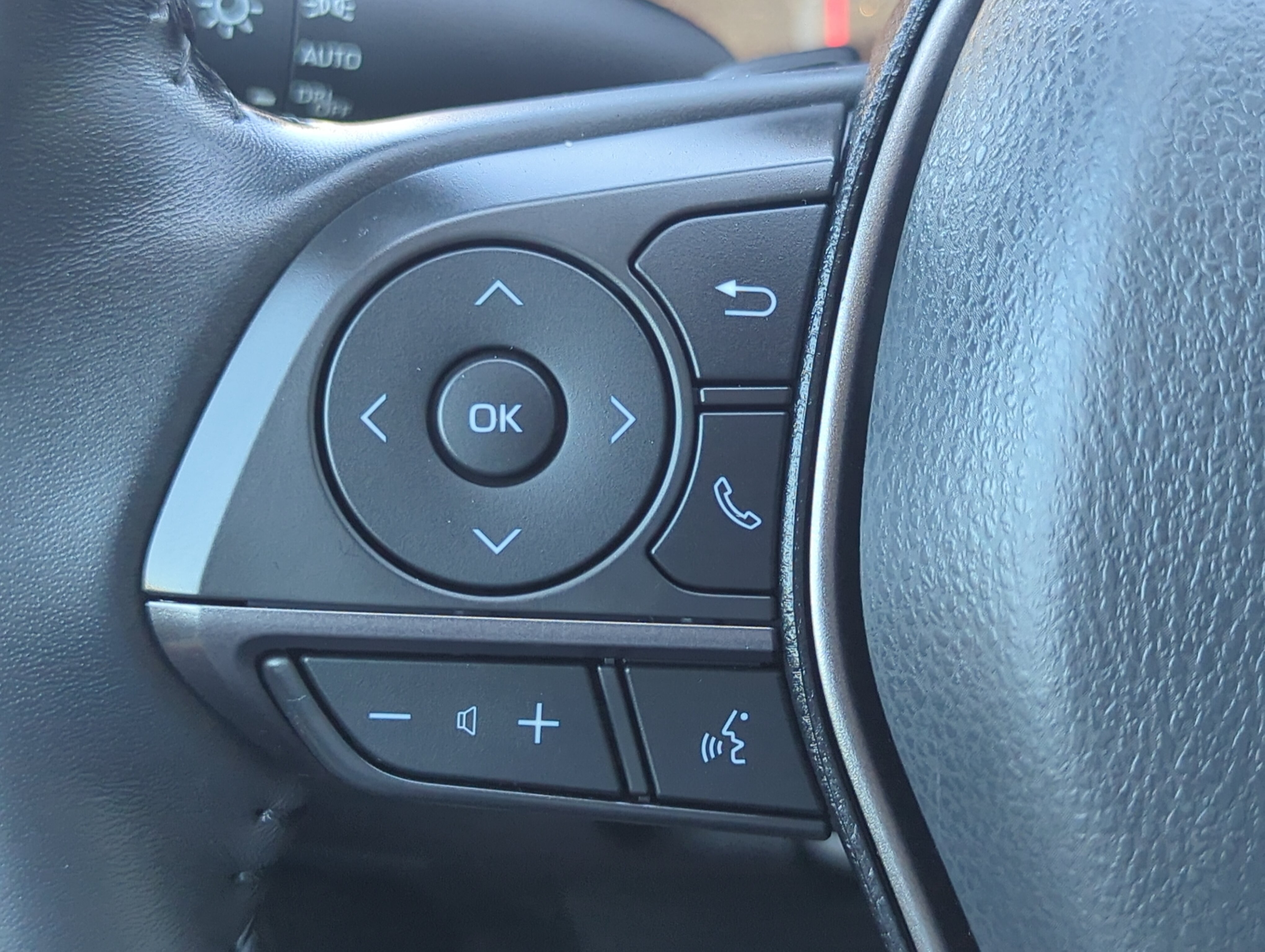 Used 2022 Toyota Camry XSE FWD image 22