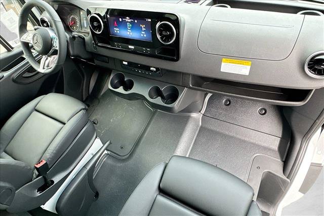 New 2026 Mercedes-Benz Sprinter 2500 image 24