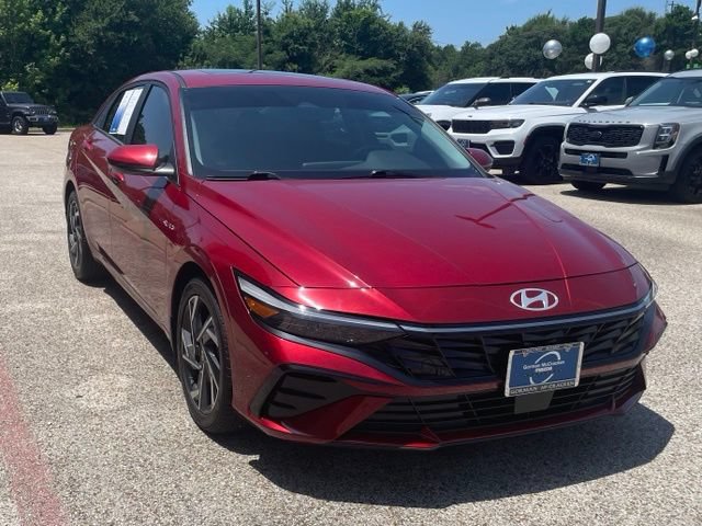 Used 2024 Hyundai Elantra SEL w/ Convenience Package FWD image 1