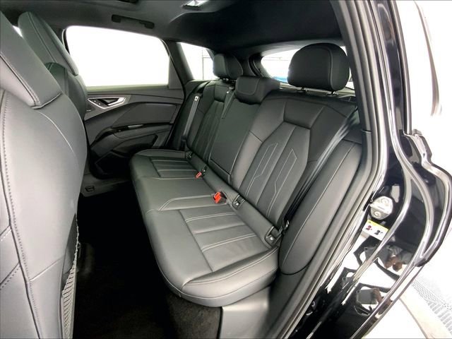 Certified 2025 Audi Q4 e-tron Premium Plus w/ Premium Plus image 23