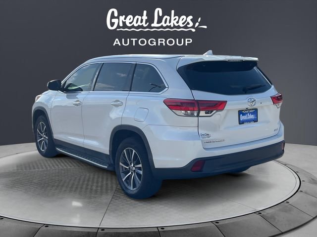 Used 2019 Toyota Highlander XLE image 3