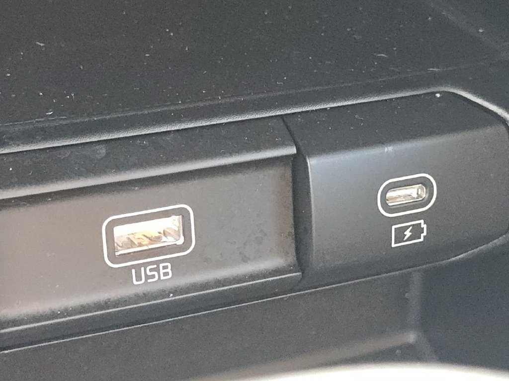 Used 2024 Kia Telluride LX FWD image 5