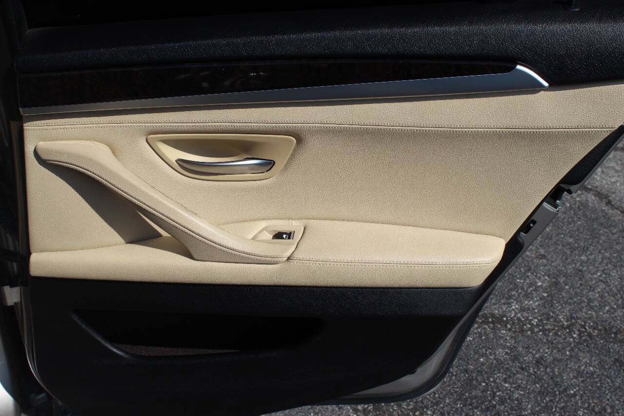 Used 2016 BMW 528i Sedan RWD image 12