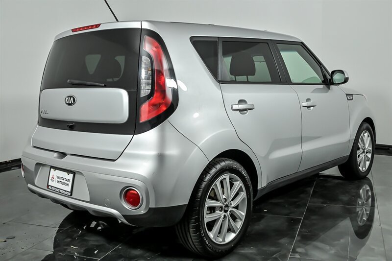 Used 2017 Kia Soul + FWD image 9
