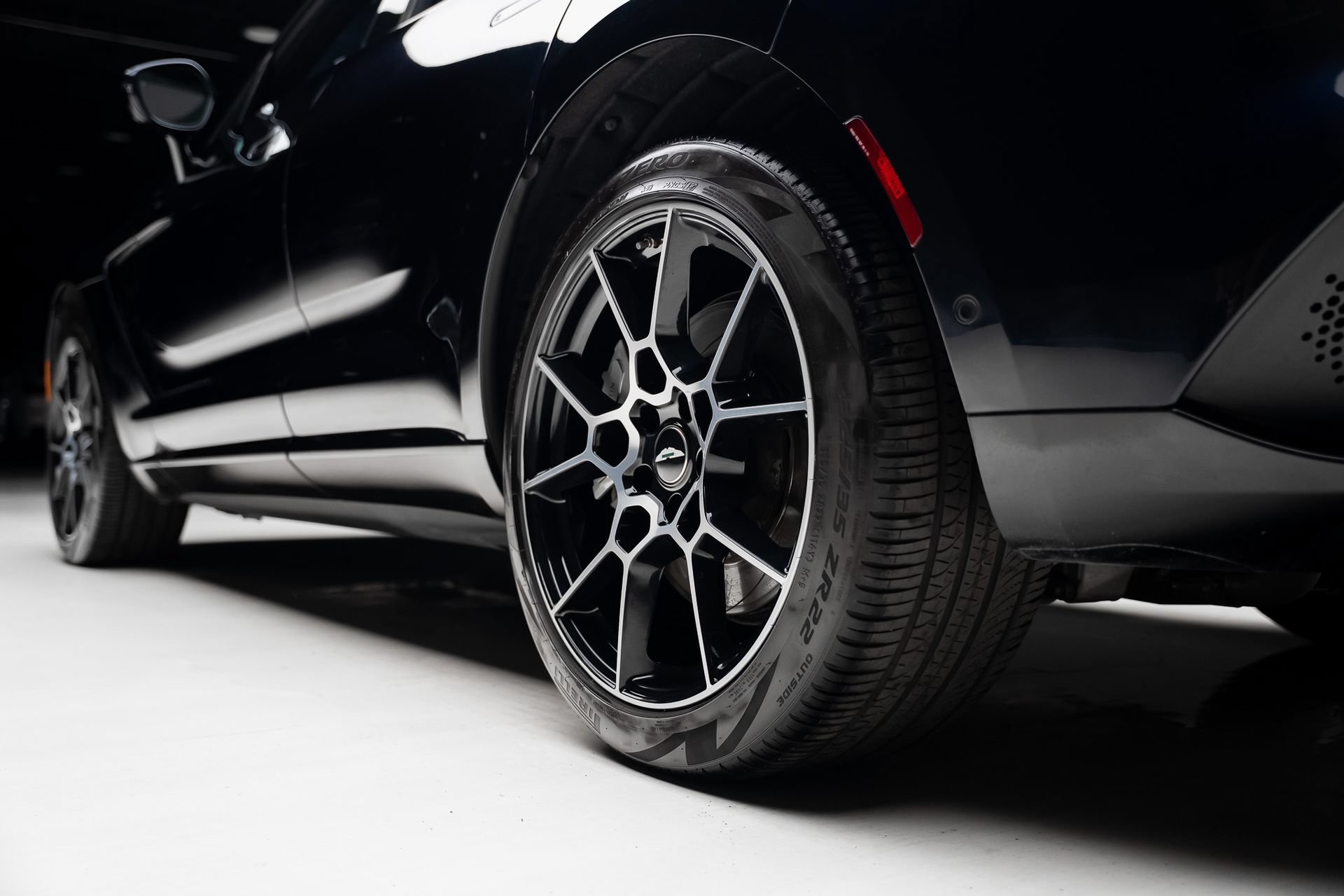 Used 2021 Aston Martin DBX AWD/4WD image 77