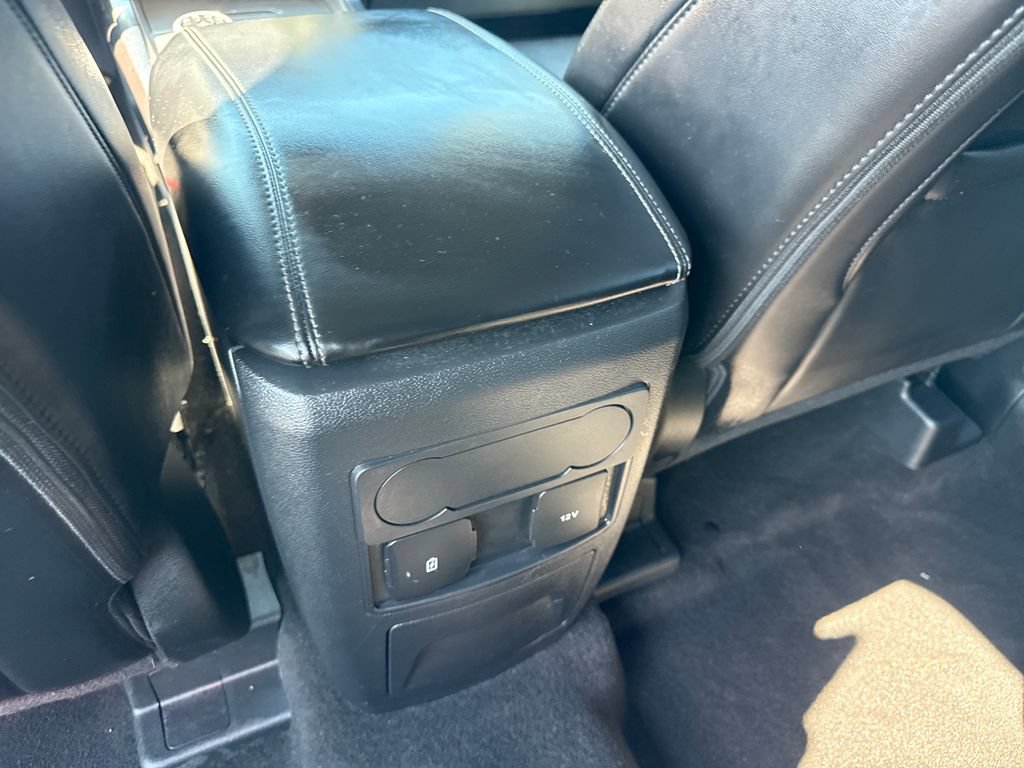 Used 2024 Ford Explorer XLT w/ Equipment Group 202A AWD/4WD image 21