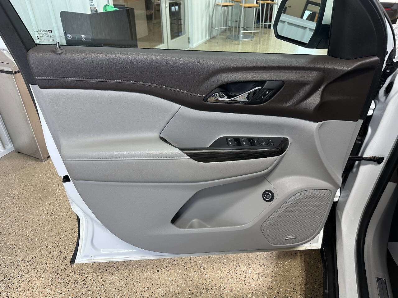 Used 2021 GMC Acadia SLT image 23