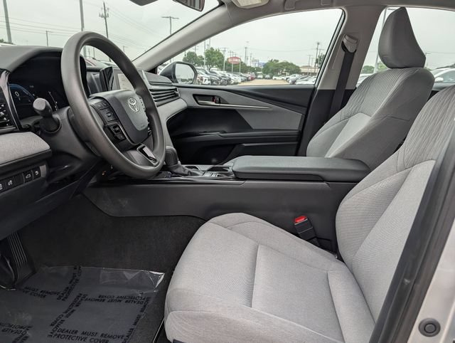 Used 2025 Toyota Camry LE FWD image 24