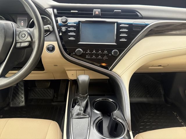 Used 2018 Toyota Camry LE w/ Convenience Package FWD image 11