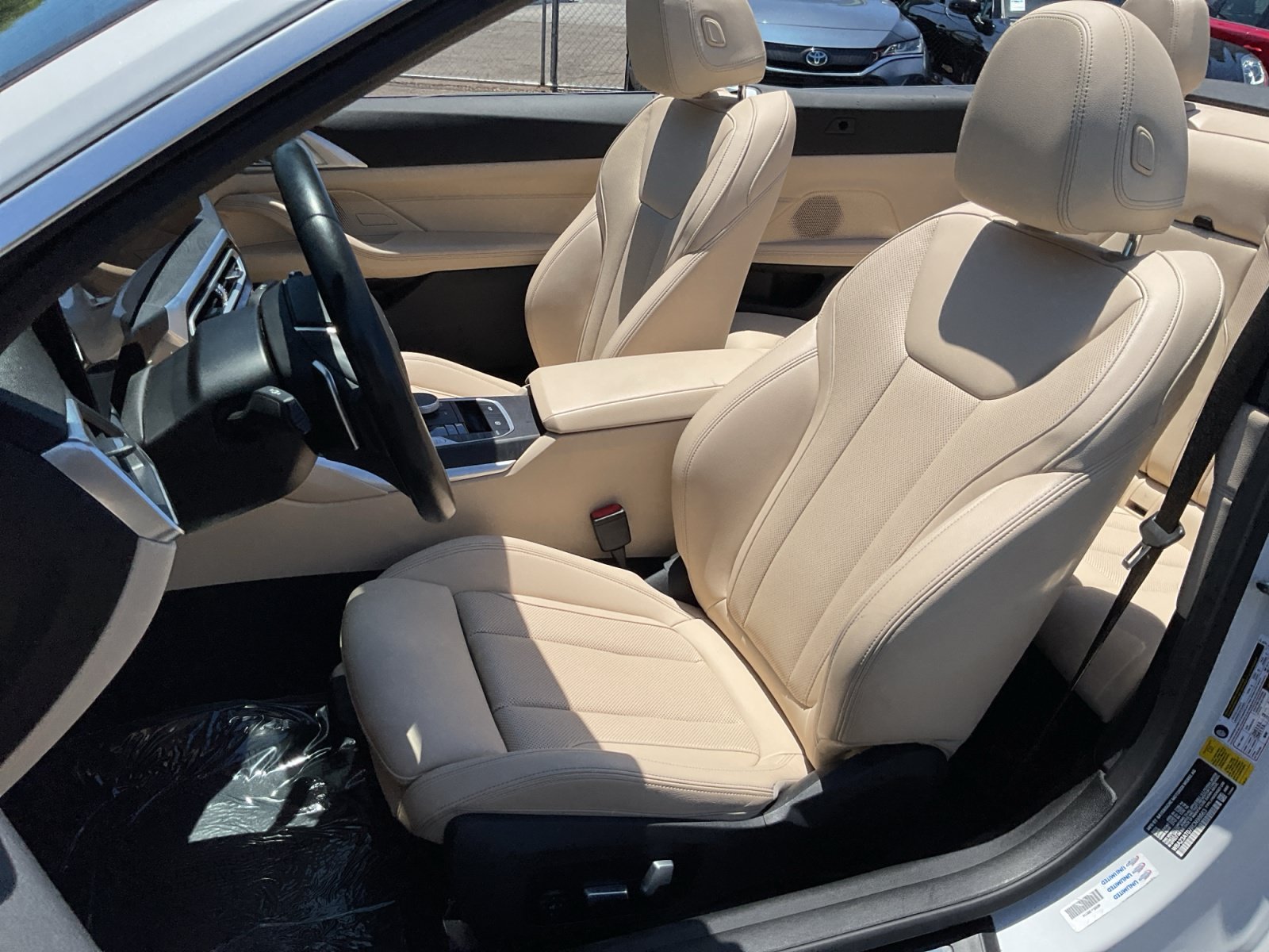 Used 2024 BMW 430i Convertible w/ Premium Package RWD image 18
