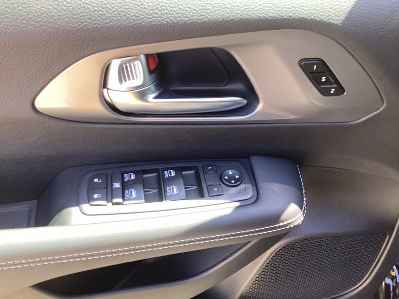 New 2026 Chrysler Pacifica Select image 22
