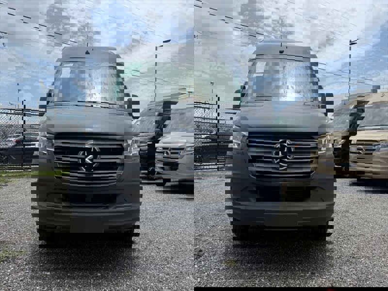 Used 2019 Mercedes-Benz Sprinter 170 image 2