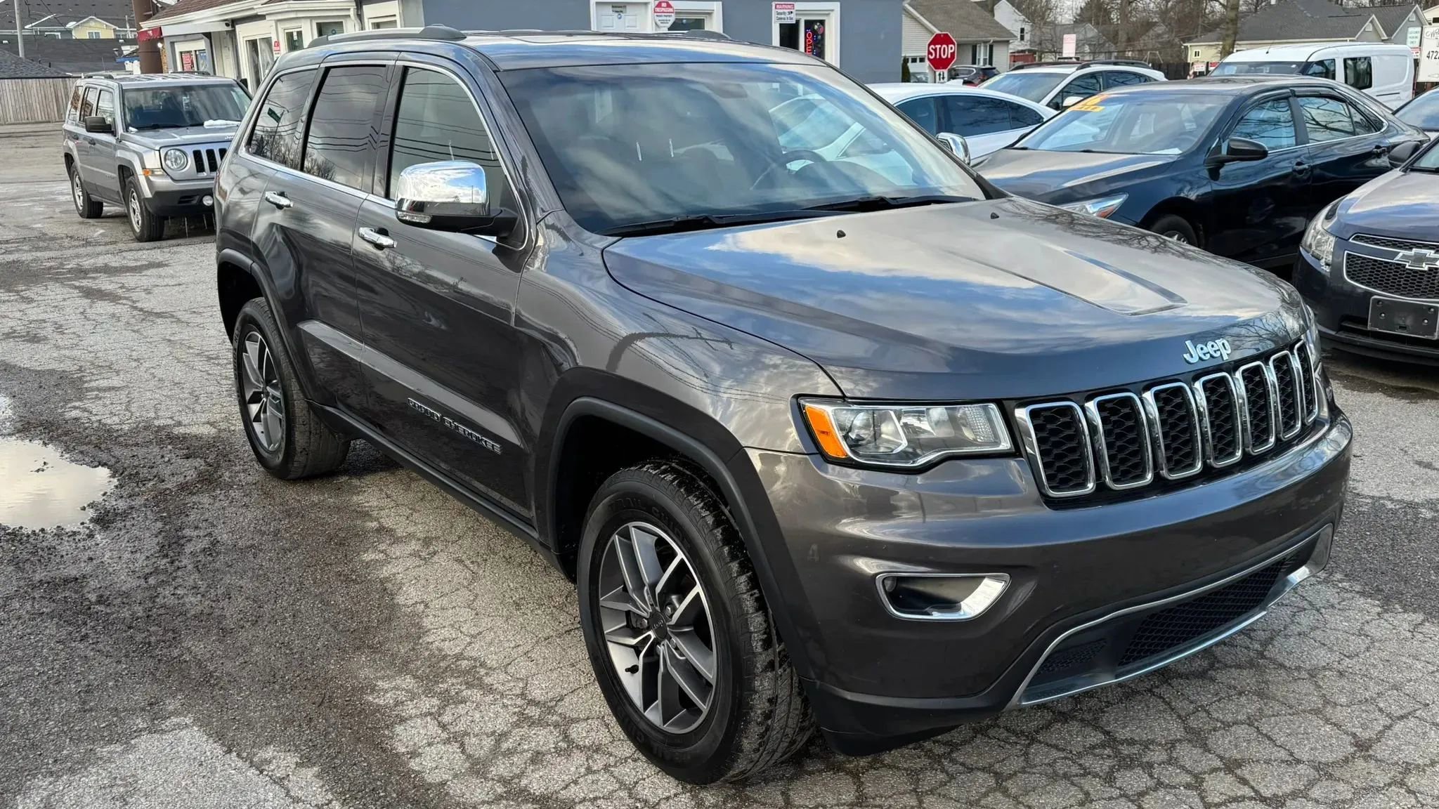Used 2021 Jeep Grand Cherokee Limited image 7