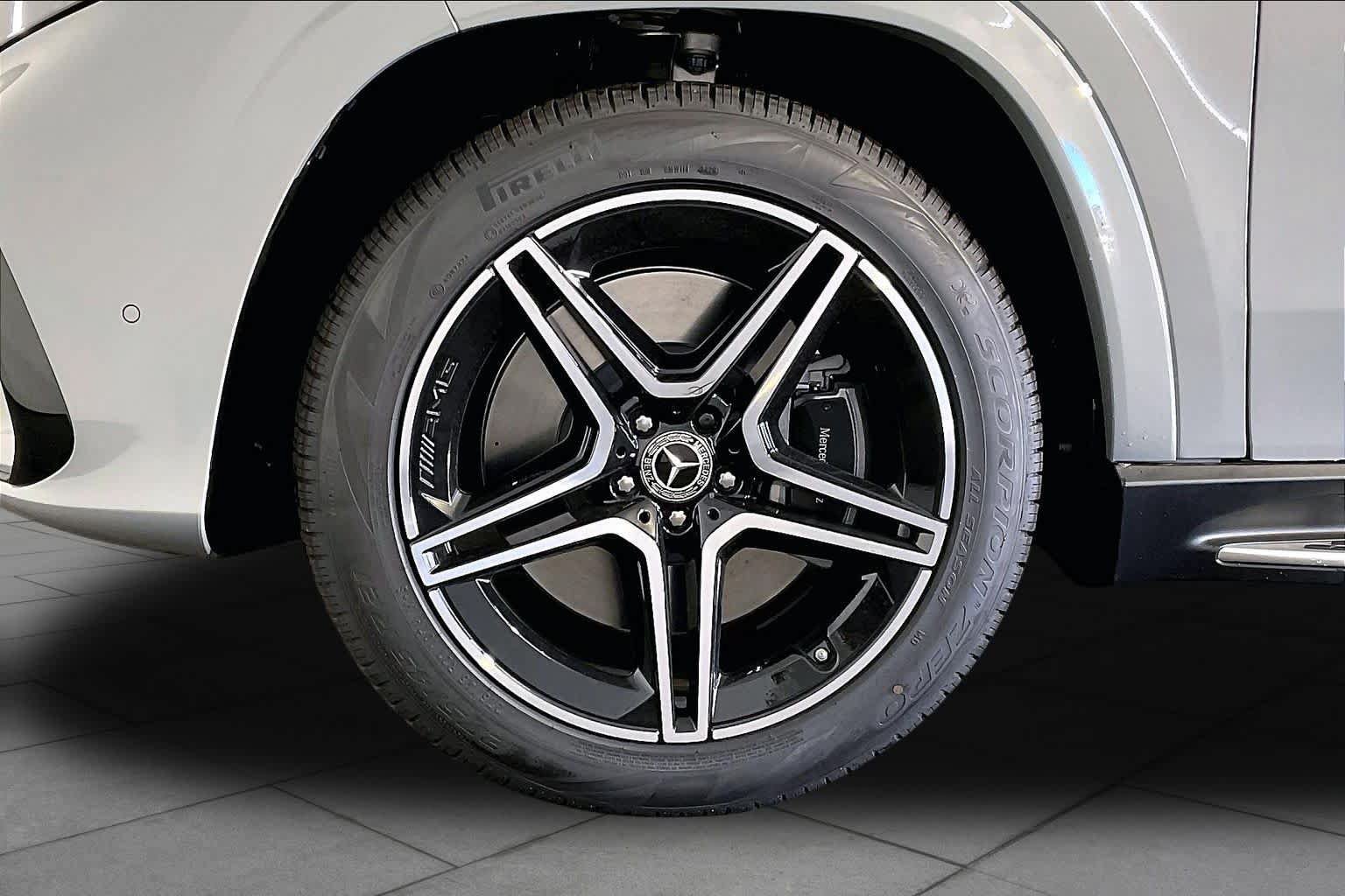 New 2027 Mercedes-Benz GLS 450 4MATIC image 17