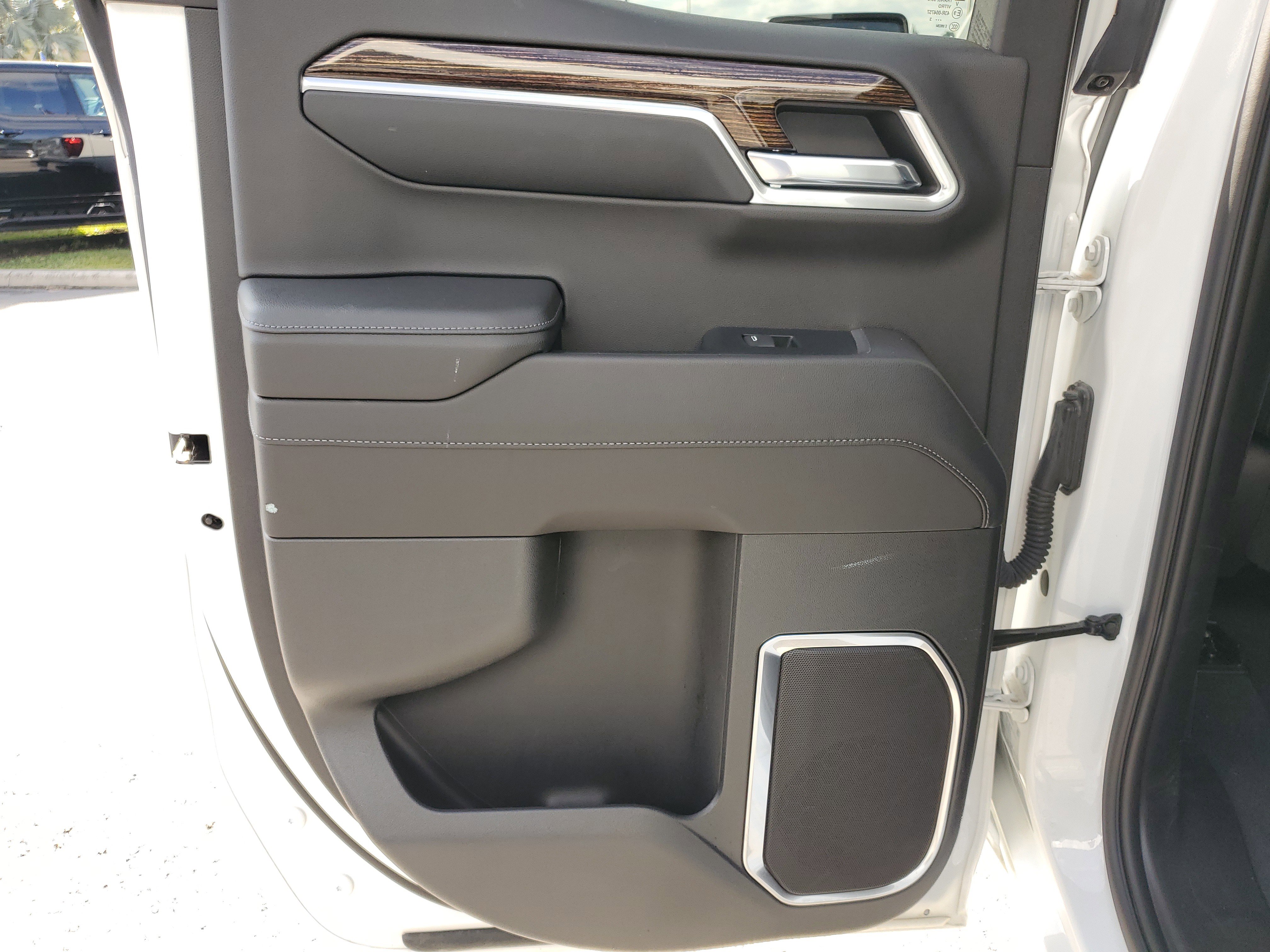 Used 2023 GMC Sierra 1500 SLE image 28