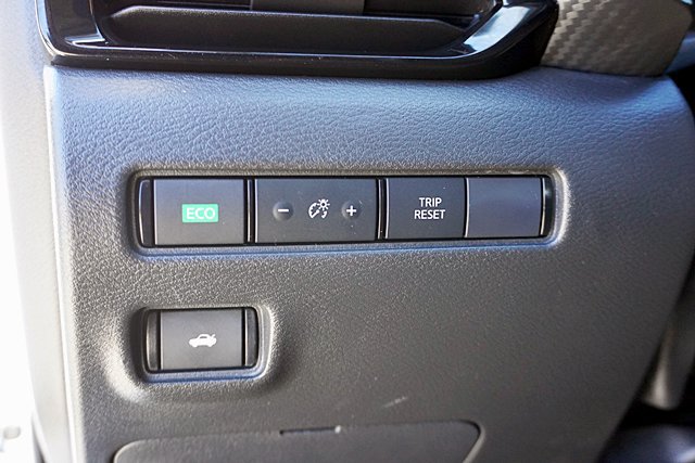 Used 2024 Nissan Sentra SV FWD image 33